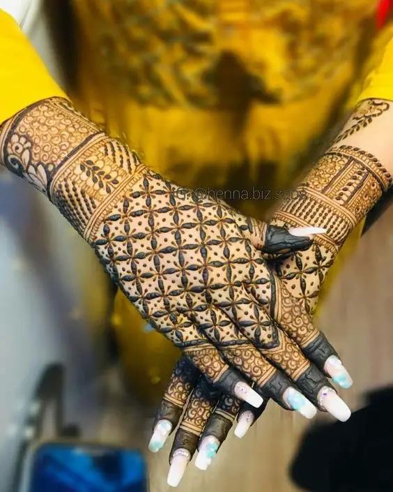 different karwa chauth mehndi design image