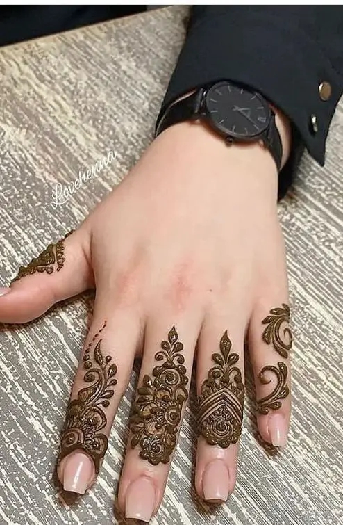 Easy Finger Mehndi Design