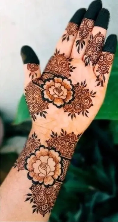 floral front hand mehndi design