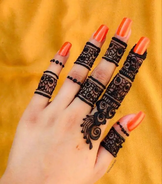 Simple Finger Mehndi Design