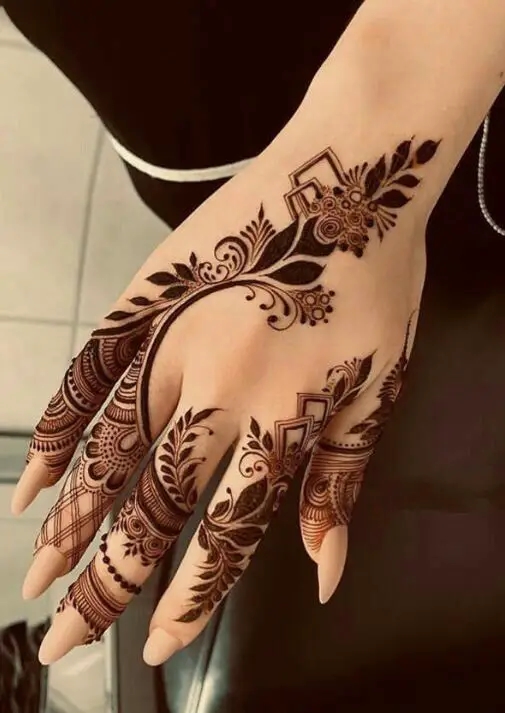 Stylish Finger Mehndi Design