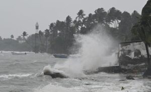 Chennai Weather Cyclone Fengal Live Update 2024, Cyclone Fengal Brings Rain In Tamil Nadu, Chennai Weather Cyclone Fengal Live Update 2024, Cyclone Fengal Brings Rain In Tamil Nadu, Expected weather for tomorrow